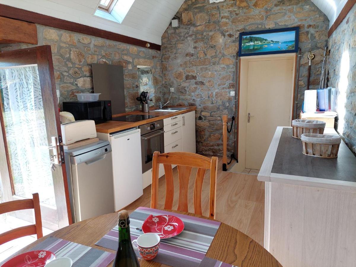 Holiday Home In Plouarzel Экстерьер фото